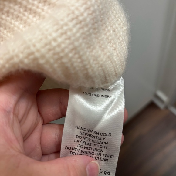 Quince Women’s Sz Small 100% Cashmere Cream Knit Sweater Quiet Luxury - Picture 4 of 7